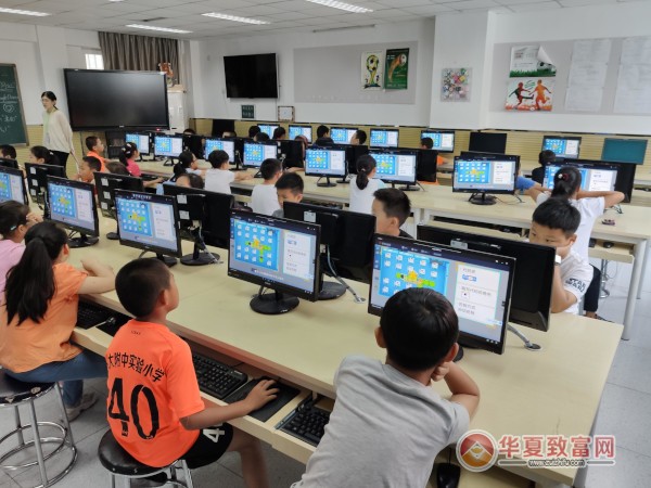 核桃少儿编程加盟